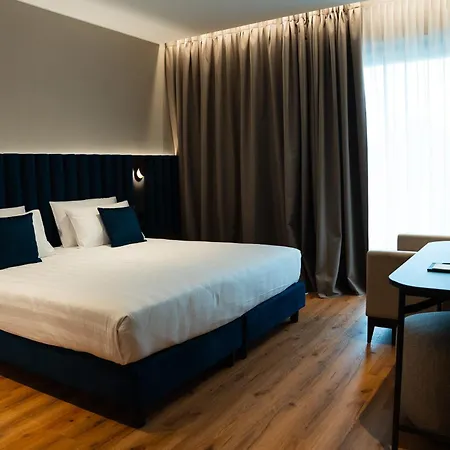 Hills 4* Como